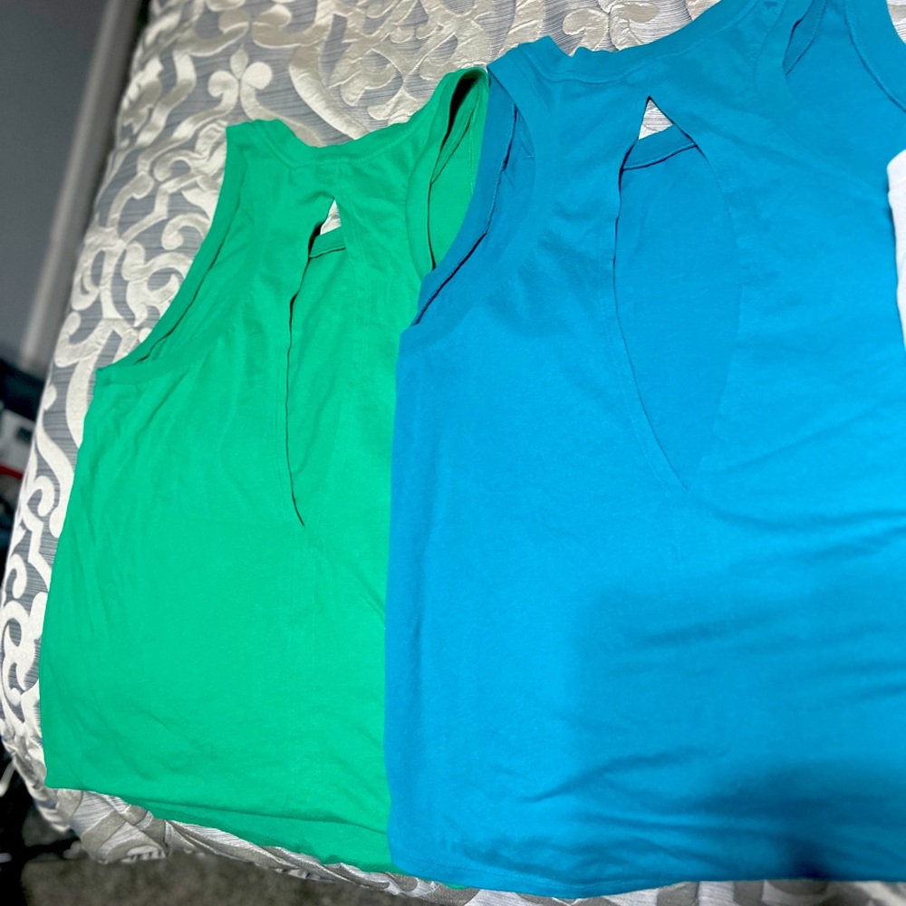 LOT OF 4 VICTORIAS SECRET PINK XL exercise tanks